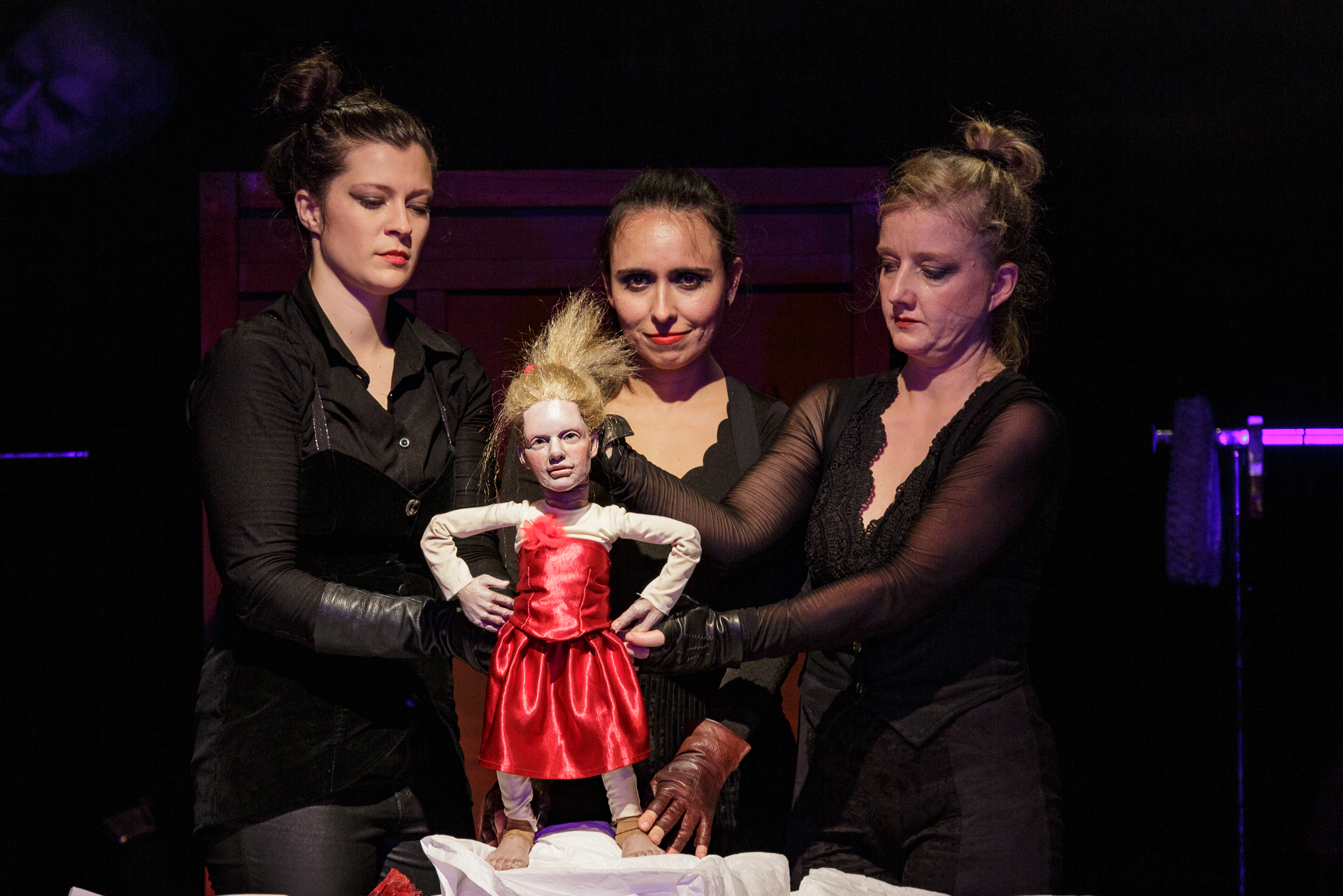 Maskenbildner*in für Fotoshoot (2 Tage) Maskenbildner*in für Fotoshoot (2 Tage)